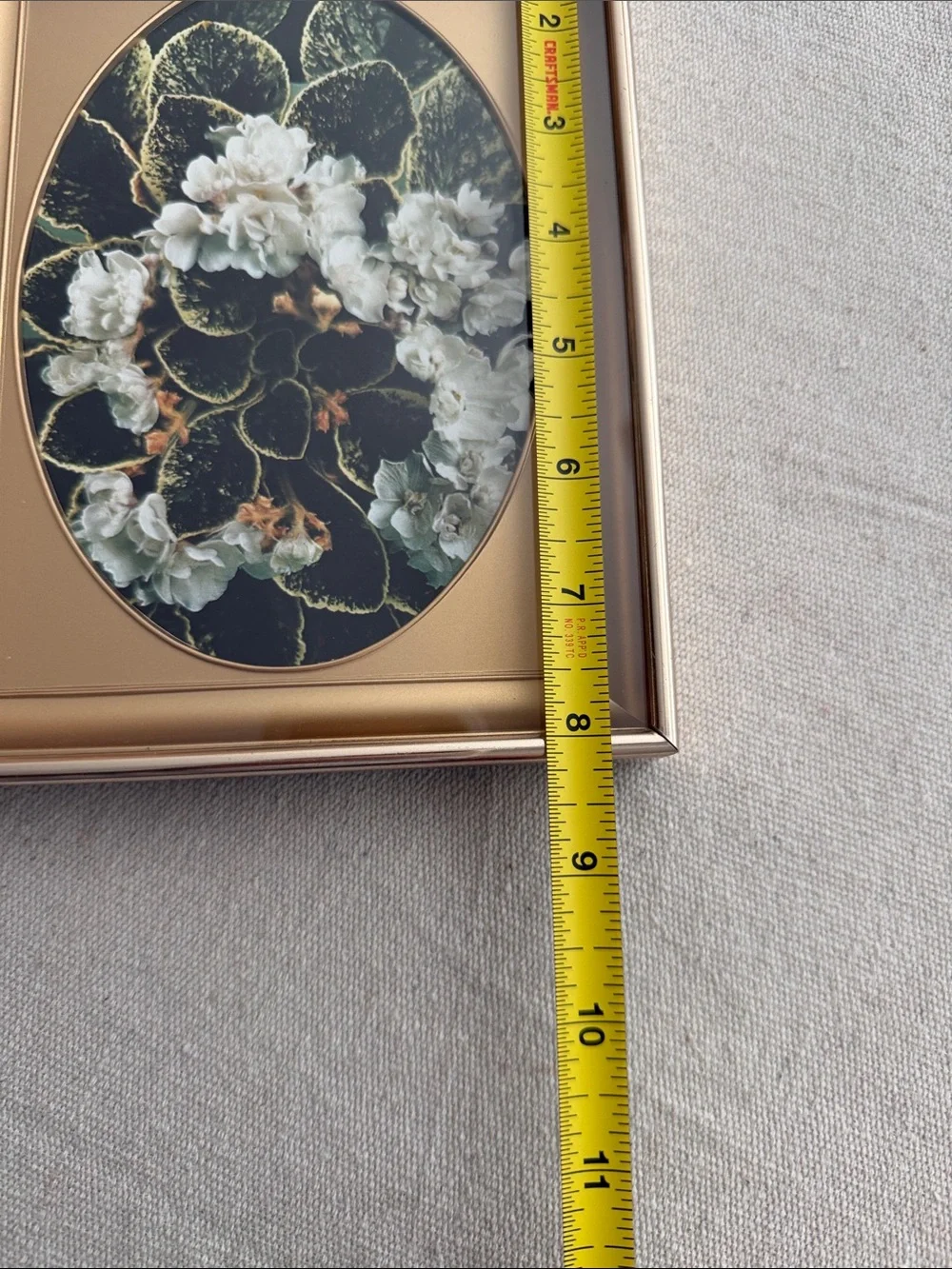 VTG Gold toned recessed oval 5x7 frame